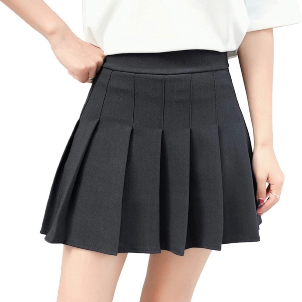 black pleated skirt